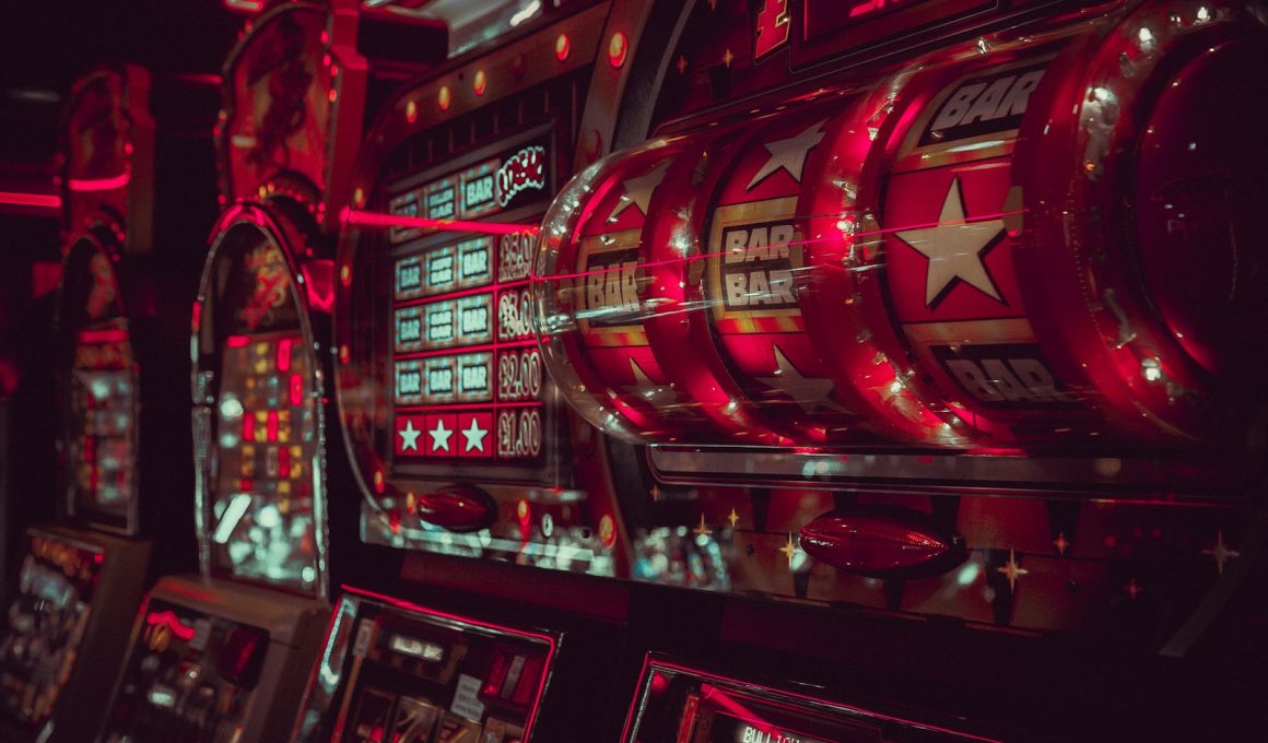 close-up photography of lucky arcade with Bar, Bar, and Star